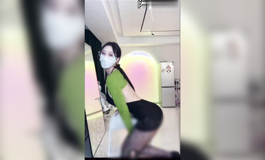 【抖音重磅】人氣女神【草莓小甜心】首次超大尺度露三點【丁姐直播】9月 (9)