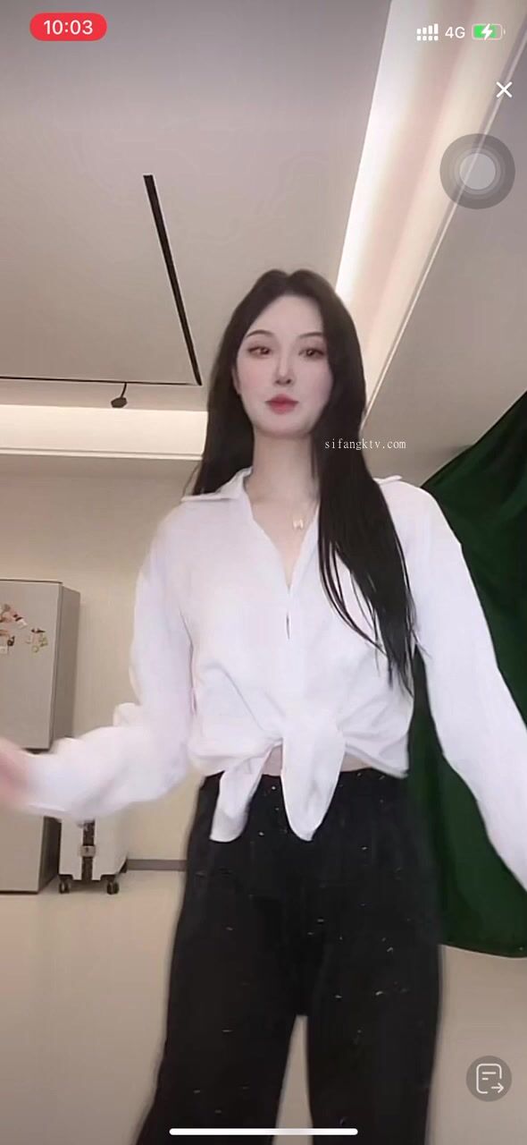 【抖音重磅】人氣女神【草莓小甜心】首次超大尺度露三點【丁姐直播】9月 (1)