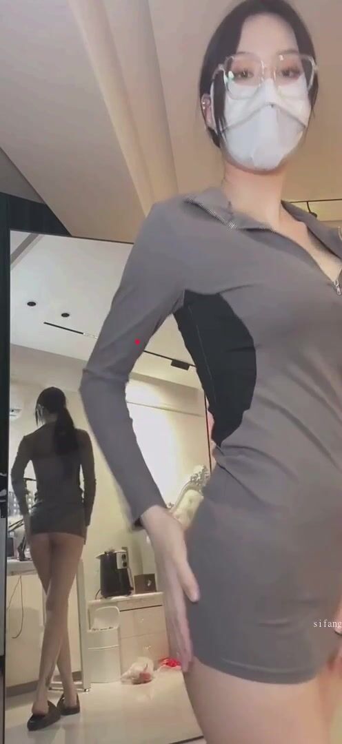 【抖音重磅】人氣女神【草莓小甜心】首次超大尺度露三點【丁姐直播】9月 (23)