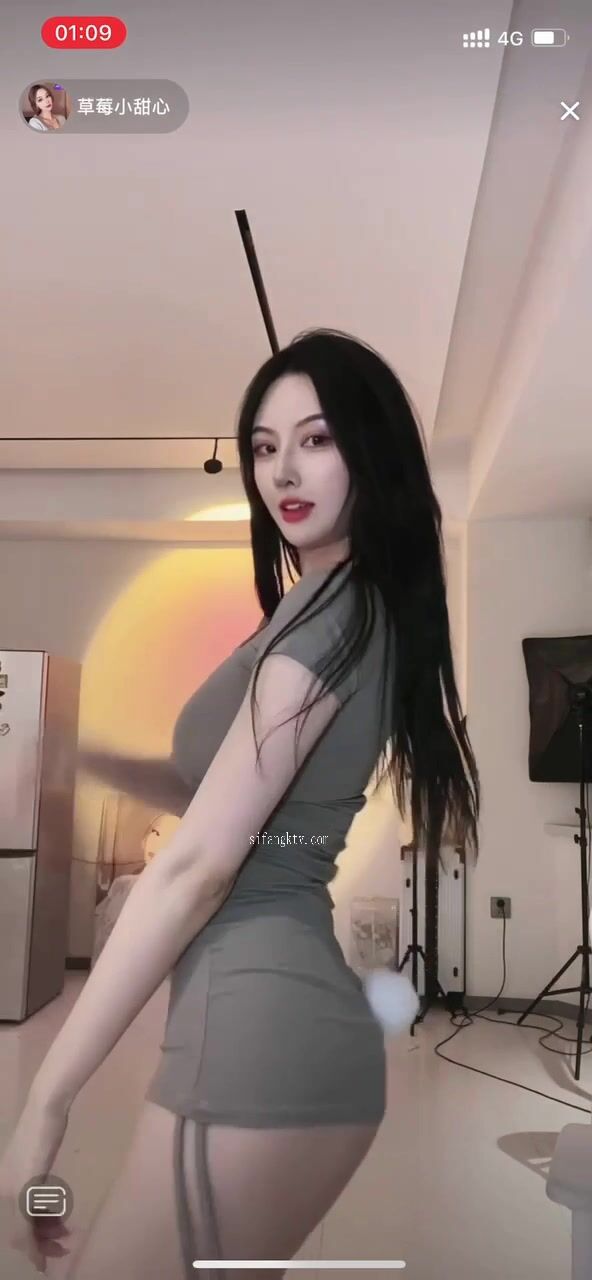 【抖音重磅】人氣女神【草莓小甜心】首次超大尺度露三點【丁姐直播】9月 (12)