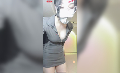 【抖音重磅】人氣女神【草莓小甜心】首次超大尺度露三點【丁姐直播】9月 (21)