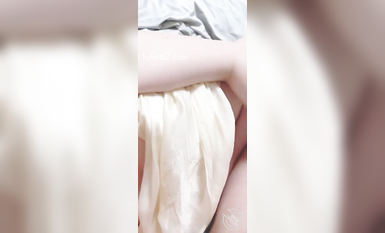 海角社區亂倫大神《最愛騷嫂子》熱銷作品全集-淪陷在騷貨嫂子的緊致熱穴中 2022-06-21大嫂半夜給我打電話，讓我馬上過去！