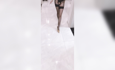 海角社區亂倫大神《最愛騷嫂子》熱銷作品全集-淪陷在騷貨嫂子的緊致熱穴中 2022-07-09這次大嫂驚呆我了，穿著情趣絲襪跳艷舞