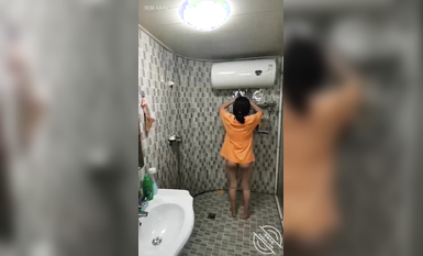 海角社區牛逼大神強上18歲粉嫩柔弱的表妹後續 老姨夫出去蓋房子，我偷偷去他家找表妹表妹的水都噴到鏡頭上了！