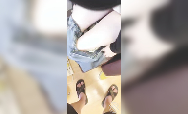 海角社區亂倫大神《最愛騷嫂子》熱銷作品全集-淪陷在騷貨嫂子的緊致熱穴中 2022-06-03子越來越騷，起早來我家找我草她，還在那裝純