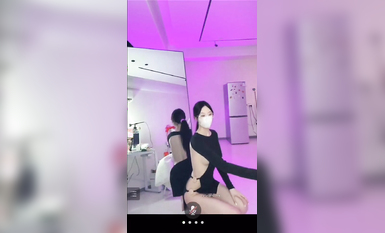 抖音重磅：56W粉絲女神【草莓小甜心】【丁姐】高價走私直播秀 (11)