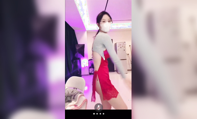 抖音重磅：56W粉絲女神【草莓小甜心】【丁姐】高價走私直播秀 (12)