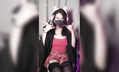 抖音網紅反差母狗『奶咪』十月唯性新作-賽博朋克電競少女 耳機線插BB里聽音樂 高清 (7)