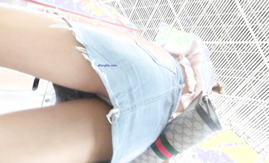 超高質量機場地鐵抄底5 驚現極品無內長腿美女 是方便借機小哥啪啪嗎 高清超高質量機場地鐵抄底 (5)