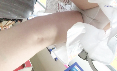 超高質量機場地鐵抄底5 驚現極品無內長腿美女 是方便借機小哥啪啪嗎 高清超高質量機場地鐵抄底 (1)