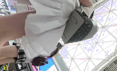 超高質量機場地鐵抄底5 驚現極品無內長腿美女 是方便借機小哥啪啪嗎 高清超高質量機場地鐵抄底 (1)