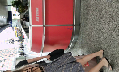 超高質量機場地鐵抄底5 驚現極品無內長腿美女 是方便借機小哥啪啪嗎 高清超高質量機場地鐵抄底 (21)