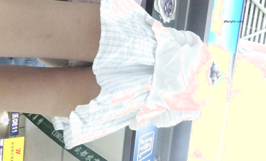 超高質量機場地鐵抄底5 驚現極品無內長腿美女 是方便借機小哥啪啪嗎 高清超高質量機場地鐵抄底 (11)