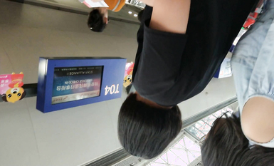 超高質量機場地鐵抄底5 驚現極品無內長腿美女 是方便借機小哥啪啪嗎 高清超高質量機場地鐵抄底 (16)