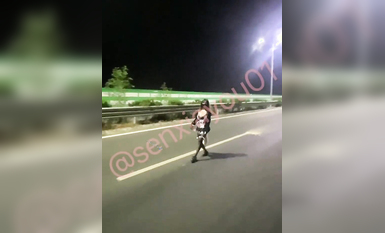 最新推特七位人氣蘿莉女主露出私拍 戶外野戰全裸路邊翹美臀後入啪啪森下悠 (7)