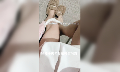 最新推特七位人氣蘿莉女主露出私拍 戶外野戰全裸路邊翹美臀後入啪啪小韻 (2)