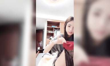 校花學姐下海！好美啊~【妮妮這呢】道具自慰！超過癮！爽~！ (7)