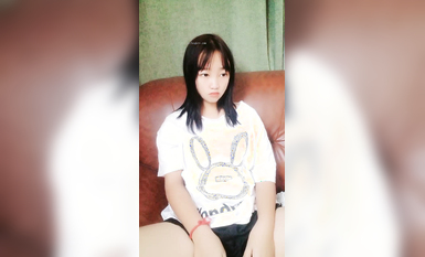 太嫩了！3個學生妹妹~在家全裸自慰~【佳怡】小穴反光~！ (4)