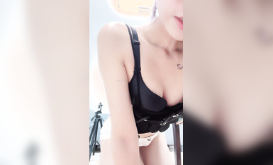 校花學姐下海！好美啊~【妮妮這呢】道具自慰！超過癮！爽~！ (2)