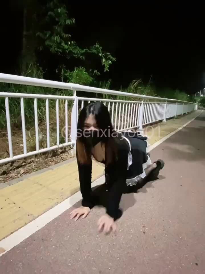 最新推特七位人氣蘿莉女主露出私拍 戶外野戰全裸路邊翹美臀後入啪啪森下悠 (8)