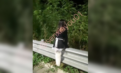 最新推特七位人氣蘿莉女主露出私拍 戶外野戰全裸路邊翹美臀後入啪啪森下悠 (1)