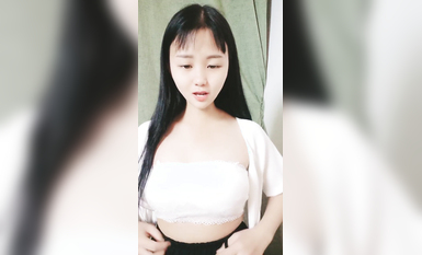 太嫩了！3個學生妹妹~在家全裸自慰~【佳怡】小穴反光~！ (5)