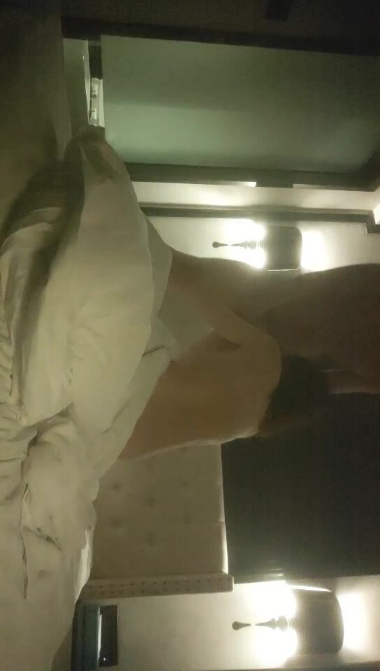 【69口嗨哥】酒店約操騷女，不盡興再來一炮，69姿勢互舔，後入爆操搞得啊啊叫