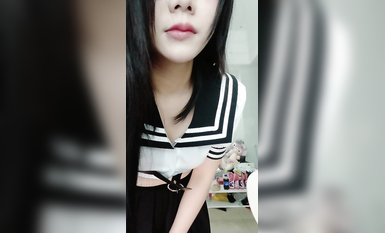 這樣的妞你喜歡嗎，黑絲露臉制服誘惑，你喜歡的樣子她都有，脫衣艷舞漏奶又漏逼，風騷又可愛，精彩又刺激