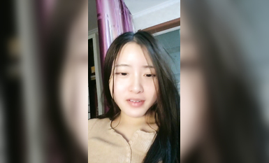 鄰家妹妹！甜美乖巧小姐姐！今天玩刺激的道具自慰，揉搓肥穴搞濕了再插，快速猛捅流出白漿