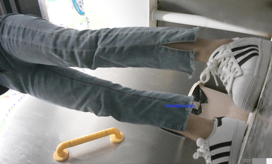 十月最新流出廁拍大神潛入 師范大學附近公共廁所正面全景偷拍青春靚麗學妹第十期-黑色牛仔褲