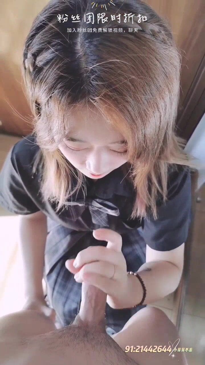 雙馬尾蘿莉『芽芽不乖』十月最新性愛私拍 和粉絲哥哥戶外車震 無套內射兩次 (24)