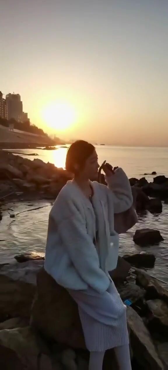 上海富家千金遭前任曝光大量性愛生活照流出 深喉吃屌淫靡喘息 反差婊聽到要肏穴瞬間興奮 (9)