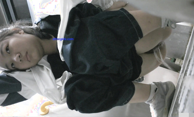 十月最新流出廁拍大神潛入 師范大學附近公共廁所正面全景偷拍青春靚麗學妹第十期-運動褲妹子