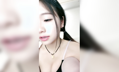 新人下海甜美少女！超高颜值骚的很！双马尾女仆装，水晶假屌插穴，跳蛋震动，双管齐下水好多