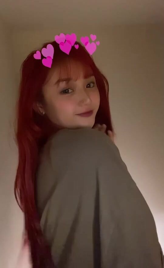 《台湾情侣泄密》高中小美女和男友之间的私密视讯被有人截获曝光 (9)