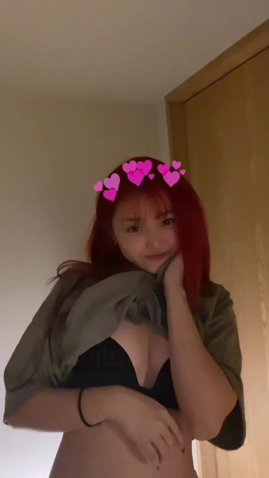 《台湾情侣泄密》高中小美女和男友之间的私密视讯被有人截获曝光 (8)