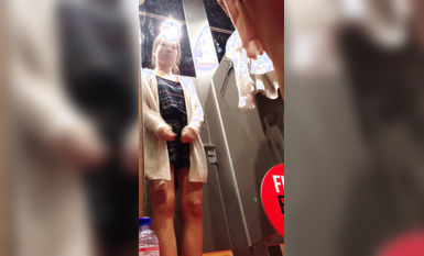 国内商场试衣间偷拍胖瘦都有 好多漂亮嫩妹小姐姐 翘挺美乳 偷操一炮太爽了 高清1080P原版 (5)
