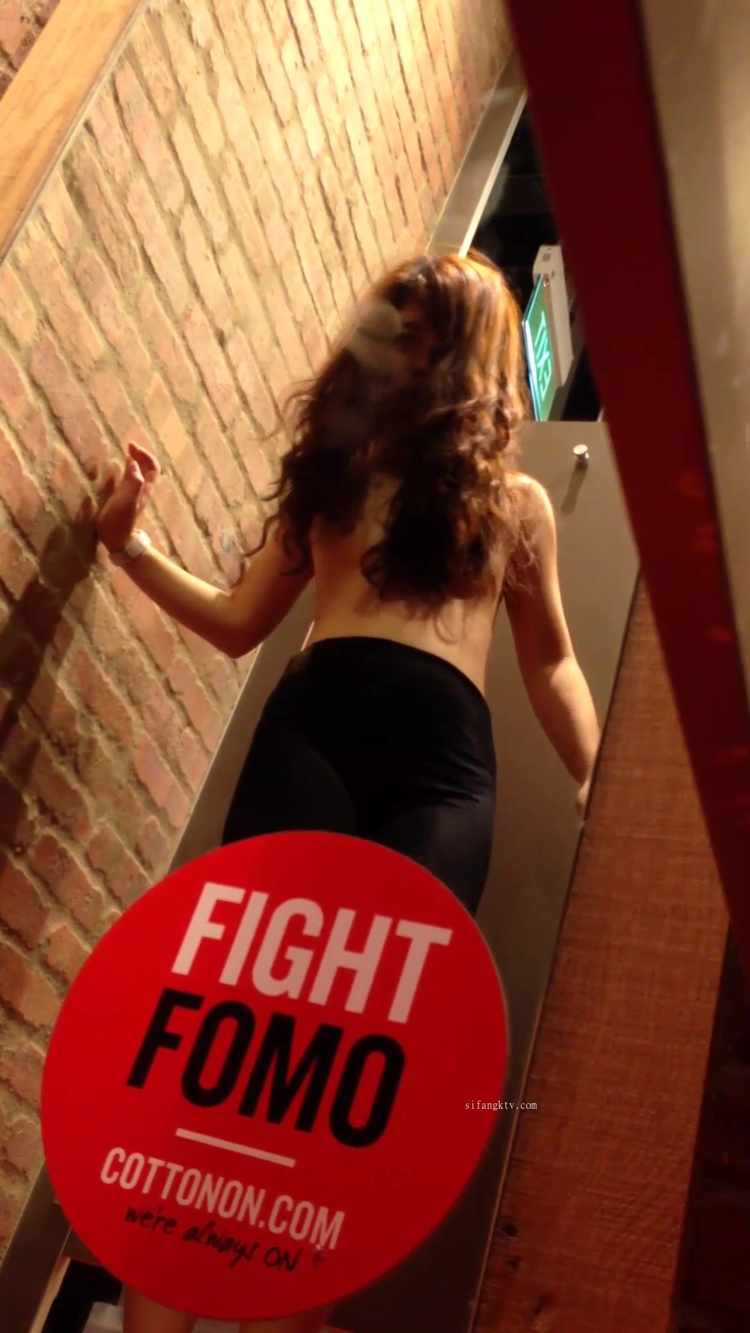 国内商场试衣间偷拍胖瘦都有 好多漂亮嫩妹小姐姐 翘挺美乳 偷操一炮太爽了 高清1080P原版 (3)