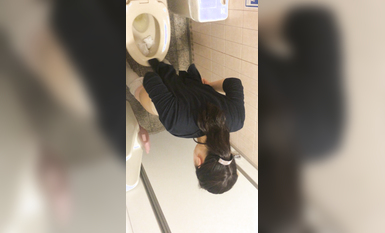 【偷拍精品】大神潜入学校女厕偷拍多位漂亮学妹的小嫩鲍 (7)