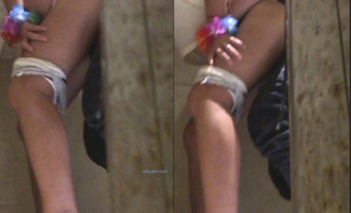 宾馆偷窥一对小情侣进了女厕 就知道有好戏了