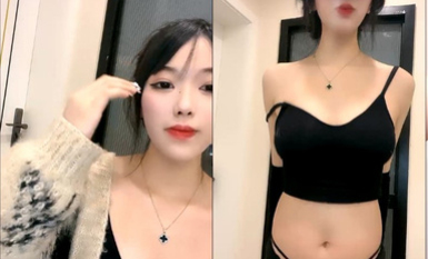 一字马女神无毛白虎逼粉嫩诱人，全程露脸大秀直播，性感热舞抖奶翘臀，自慰呻吟表情风骚，火辣身材强烈推荐