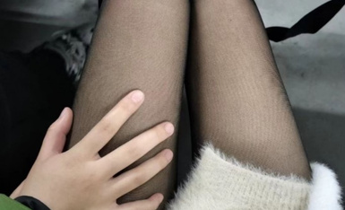 最新2023-02-18重庆大二学妹赚外快模特群顶格约拍被摄影师蹭B抠B掰B可惜J8不太给力 (3)