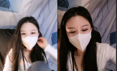 黑框眼镜网红尤物！干净白虎美穴！跳蛋磨蹭塞入，拉扯震动阴蒂，低低呻吟爽的身体颤抖