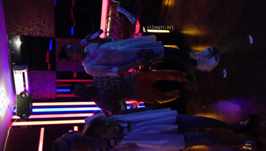 《換妻俱樂部泄密流出》綠帽老公帶著老婆和其他男人玩3P,4P 完美露臉 (3)