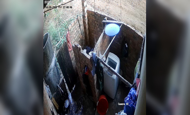 私房最新流出2023 黑客破解攝像頭偷拍 多場合家庭宿舍廁所更衣洗澡 (16)