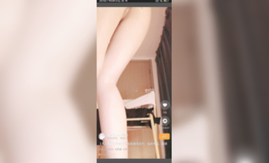 美女大学生自慰喷水