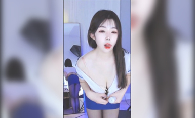 極品清純女神穿噴血黑絲制服艷舞跳蛋塞穴道具自慰／網易翹臀美女雅恩爆乳情趣裝嫵媚挑逗扣玩騷穴等 720p (3)