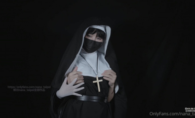 Onlyfans極品白虎網紅小姐姐NANA⭐心修女⭐4K原檔流出