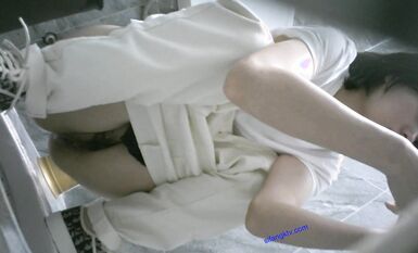 七月最新流出私房大神隔牆有眼 原創廁拍 (4)