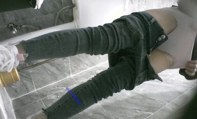 七月最新流出私房大神隔牆有眼 原創廁拍 (5)